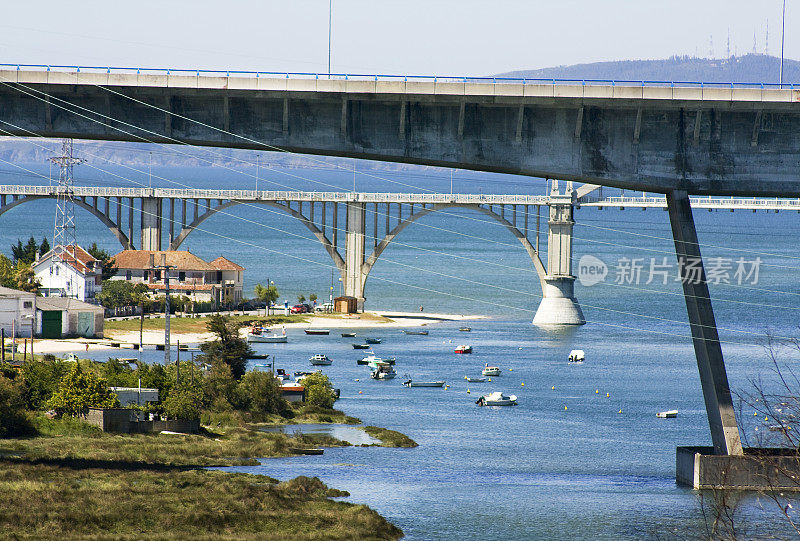 Ría de Betanzos Puente Pedrido bridge and highway bridge. Betanzos,  A Coruña  province, Galicia, Spain.